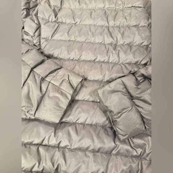 Lululemon down 3/4 lightweight packable coat with hood. Size small. Black - Picture 3 of 7